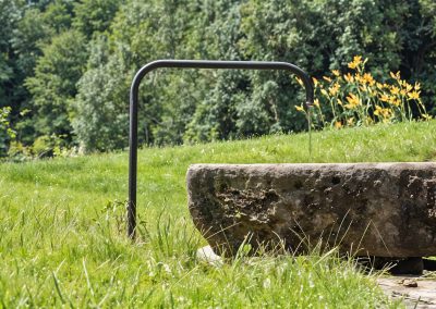 Der Brunnen | Am Roseneck Prien