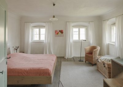 Das rote Schlafzimmer | Am Roseneck Prien